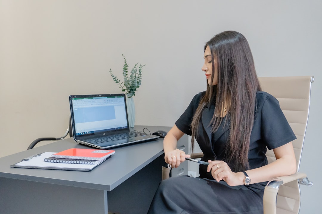 Answer Engine Optimization for B2B vs B2C: Key Differences